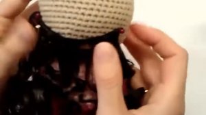 Как пришить трессы (волосы) вязаной кукле