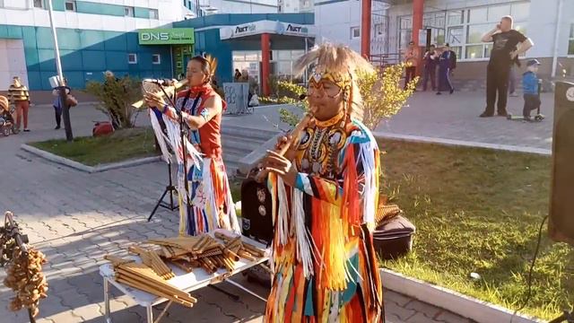 Музыканты из Эквадора в Хабаровске - живое звучание на улице смотреть онлайн