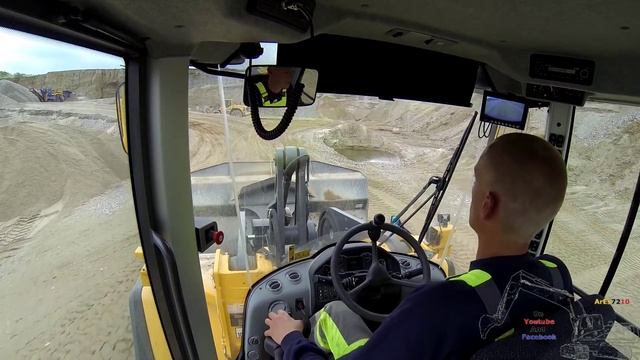 The New Volvo L220H Wheelloader First Test Drive смотреть онлайн