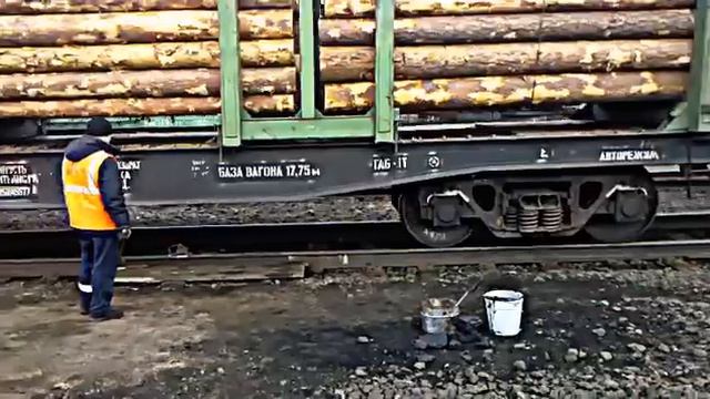 Роспуск вагонов с немеханизированной горки. The Russian Railways. Hill of for sorting wagons. смотреть онлайн