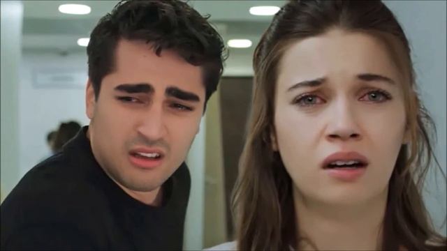 El movimiento de Mert Ramazan Demir fue apreciado por sus fans. смотреть онлайн