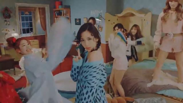 Why Dahyun was beaten the worst in knock knock mv смотреть онлайн