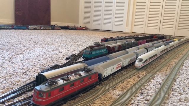 German Federal Railways (DB) Intercity Express SIEMENS ICE-3 full length train model made by Mehano смотреть онлайн