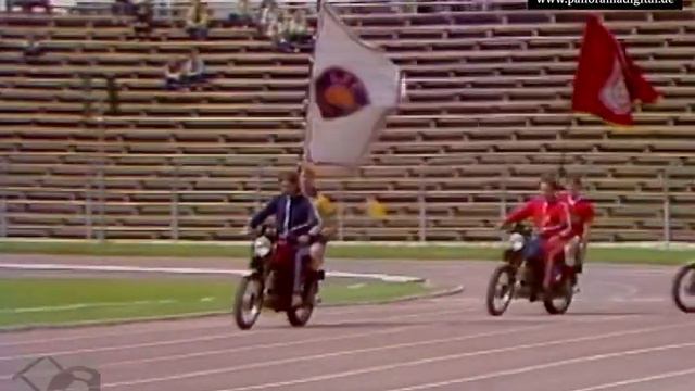 Erinnert Ihr Euch noch? Eröffnungszeremoniell der DDR-Fussball-Meisterschaft 1987/88 смотреть онлайн