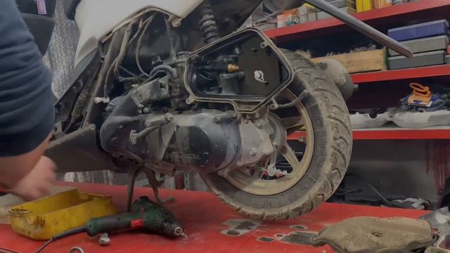 Ремонт Honda Dio AF 35 ZX Хтож так накосячив? Запчастини дороще мотора! смотреть онлайн