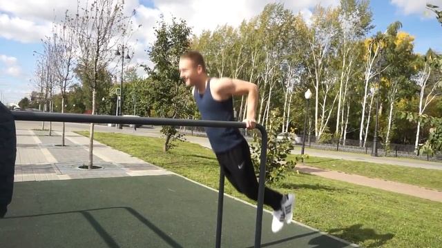 Эффективная и быстрая тренировка на спортплощадке. Тренируйся в любую погоду смотреть онлайн