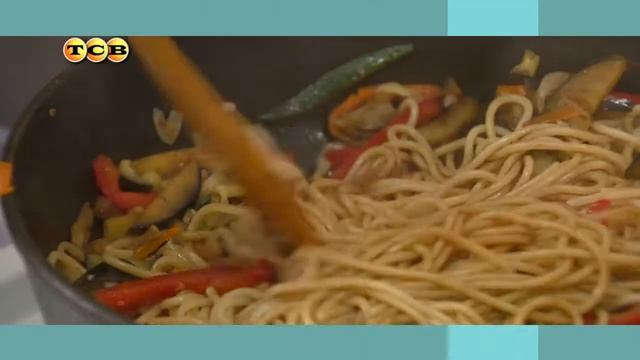 Короткий рецепт. Гречневая лапша с овощами смотреть онлайн