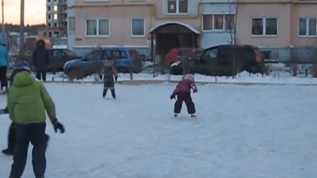 Второй день на катке смотреть онлайн