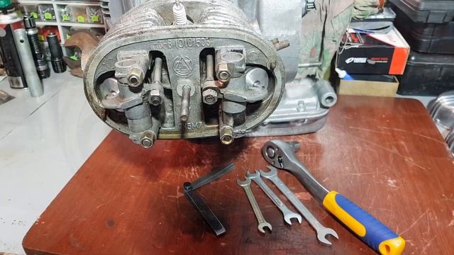 Сборка двигателя Урал ч12. Регулировка клапанов. смотреть онлайн