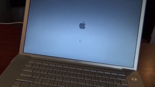 Unboxing and Overview Of an Early 2006 MacBook Pro 15-inch смотреть онлайн