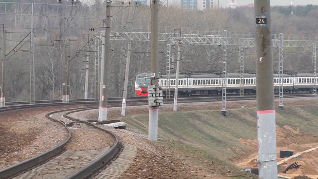 Электропоезда ЭС2Г-103 "Ласточка", ЭД4М-0466 ЦППК смотреть онлайн