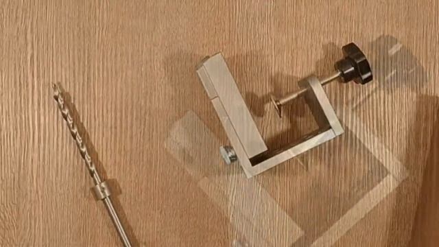 Мебельный кондуктор Косой шуруп смотреть онлайн