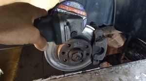 Скрип в колесе после замены колодок. - Что делать?