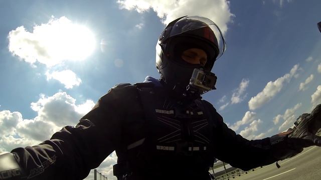 ОБЗОР KAWASAKI Z750.Плюсы и минусы, поломки(EXUP), разгон до 100км/ч. смотреть онлайн