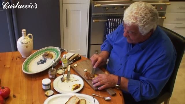 Antonio Carluccio makes easy crostini for Christmas смотреть онлайн