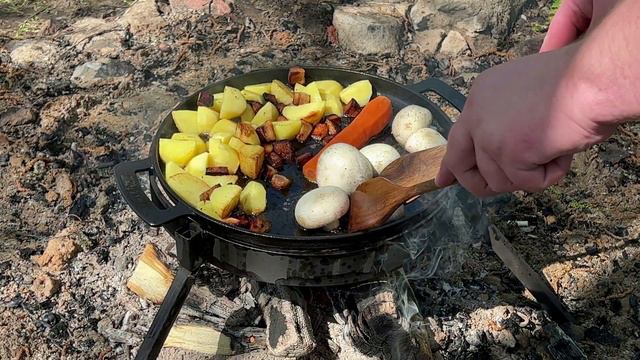 Das leckerste Essen - auf dem Feuer gekocht! Entspanntes Kochen in der Natur. ASMR смотреть онлайн