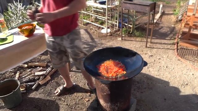 Лангустины с чесноком и спаржей на садже . Langostinos con ajo y espárragos смотреть онлайн