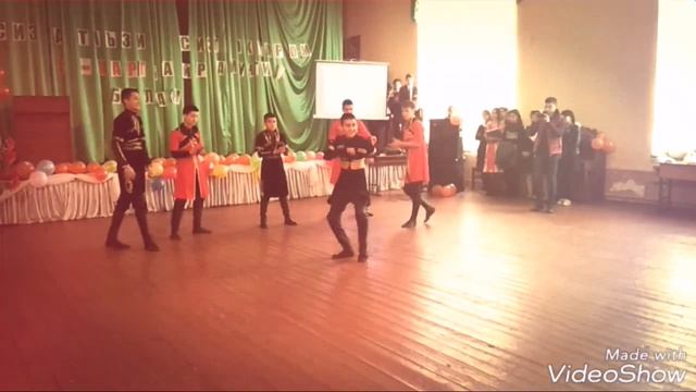 Лезгинка, молодежь Андижана. смотреть онлайн