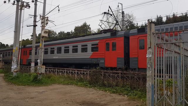 ЭД4М 243 отправляется с пл. Правда смотреть онлайн