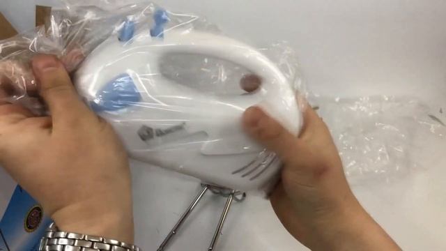 Відео огляд Міксер Domotec MS 1355 ручний з насадками для збивання та для тіста смотреть онлайн