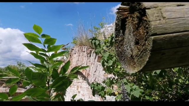 Заброшенные дома : Сон или реальность? (очень много находок) + древний храм смотреть онлайн