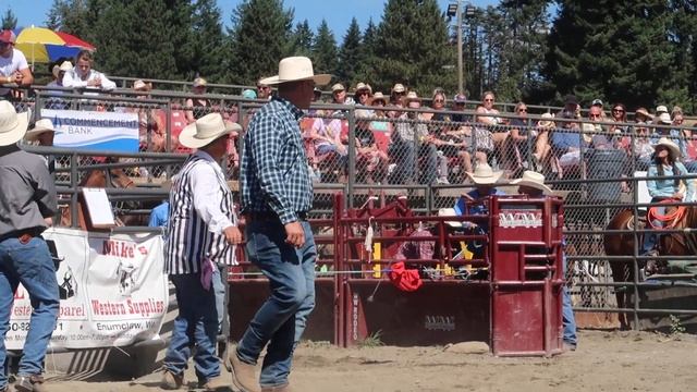 Rodeo 竞技马术运动 - 西部牛仔 MVI 7211 смотреть онлайн