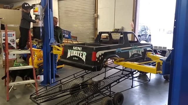 Part 1: Mini Monster Truck Project! Ford To Chevy Conversion смотреть онлайн