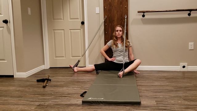 Pilates Springboard- Stretch and Strength Session: improving mobility for middle splits смотреть онлайн