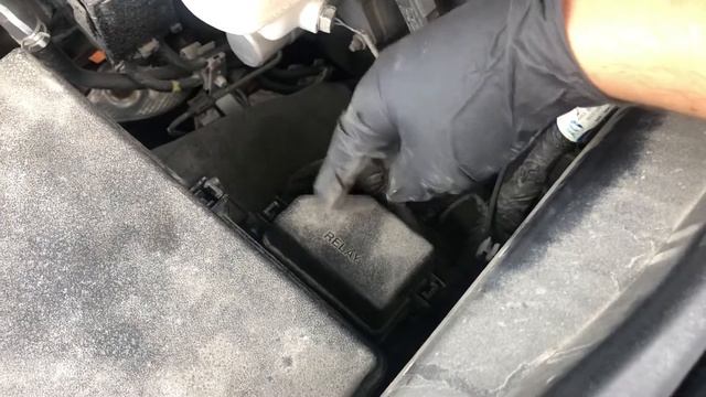 The fuse box location on a 2022 Toyota Tacoma смотреть онлайн