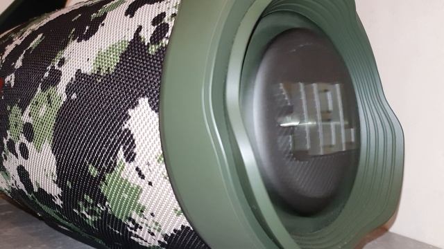 JBL BoomBox 2 - Bass Test 4K смотреть онлайн
