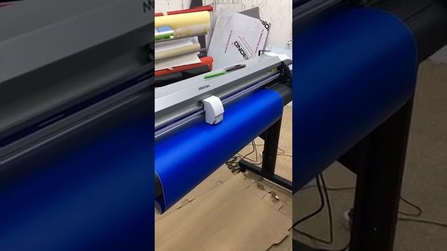 Плоттерная резка/резка пленки на плоттерном станке/плоттерная резка наклеек/на автомобиль/на стекло смотреть онлайн
