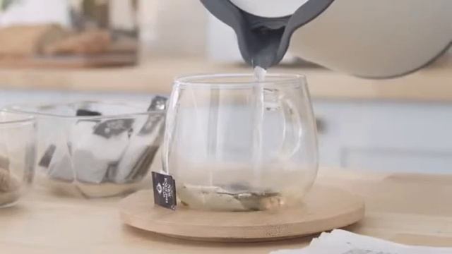 Swan SK14610GRYN, Nordic Rapid Boil Jug Kettle, Wood Effect Handle, Soft Touch Housing смотреть онлайн