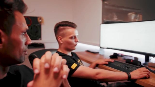 750 HP M8 - In 5.4 seconds from 100 - 200. смотреть онлайн