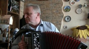 Там, где клен шумит на гармони.