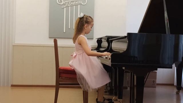 А. Гедике Инвенция F-dur , Д. Шостакович Шарманка смотреть онлайн