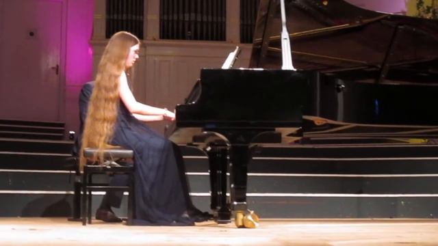 Amber Mertens - Widmung смотреть онлайн