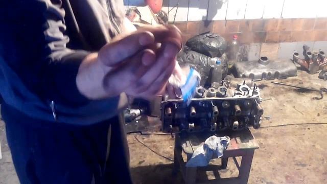 притирка клапанов и сборка клапанного механизма смотреть онлайн