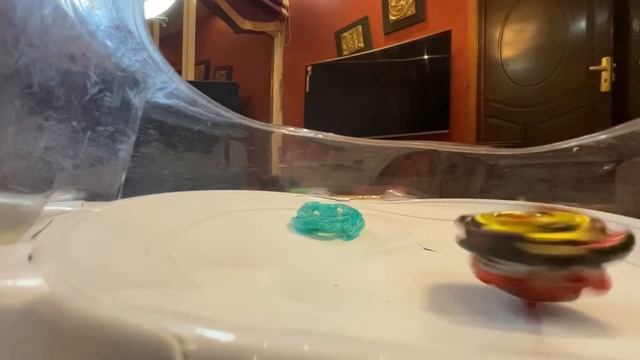 New beyblade Slow motion crash смотреть онлайн