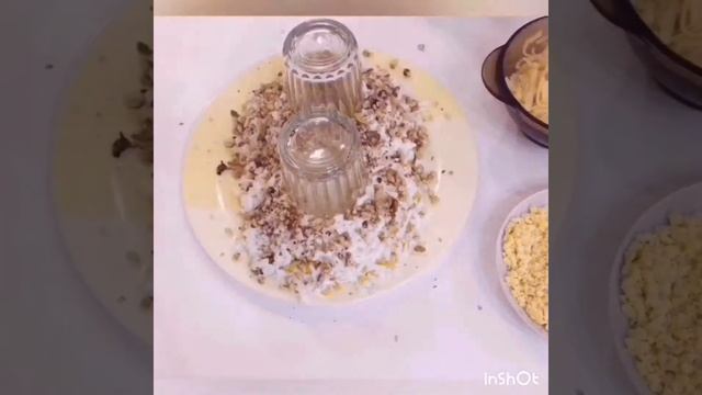 Праздничный салат на 8 марта