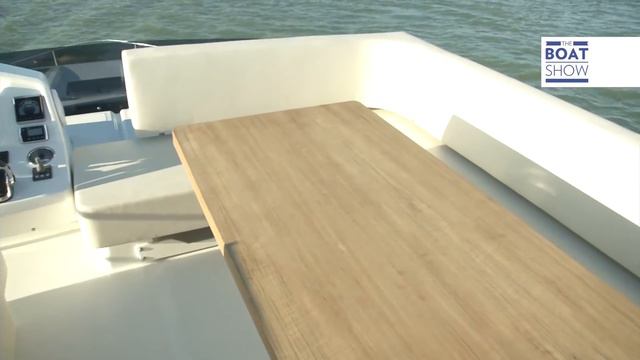 Cranchi T 43 ECO TRAWLER - Test Drive (ENG)