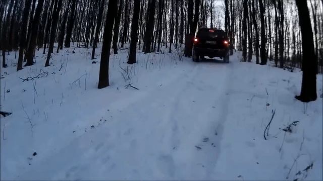 Cherokee vs УАЗ (UAZ). Брат по Духу . уаз зимой в лесу. смотреть онлайн