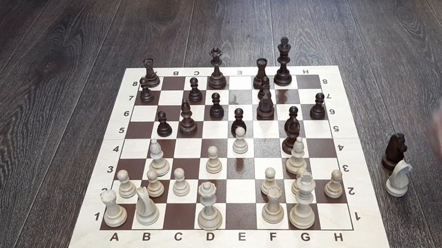 Комбинационный удар в редком варианте Испанской партии смотреть онлайн