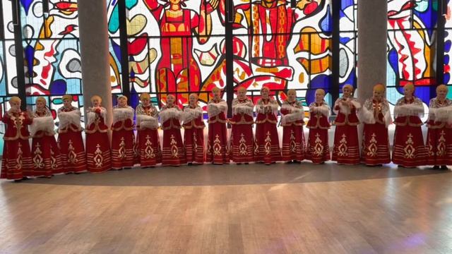 Народный русский хор ветеранов "Волжанка" КЦ "Сайдаш" г.Казань. Людмила Олифирова - "Зима красавица смотреть онлайн