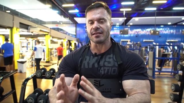 O SEGREDO DO ARNOLD - TREINO DE BÍCEPS смотреть онлайн