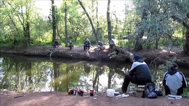 Краткий обзор...рыбалка в Запорожье! Красная река (выход в Днепр) карась в мае! смотреть онлайн