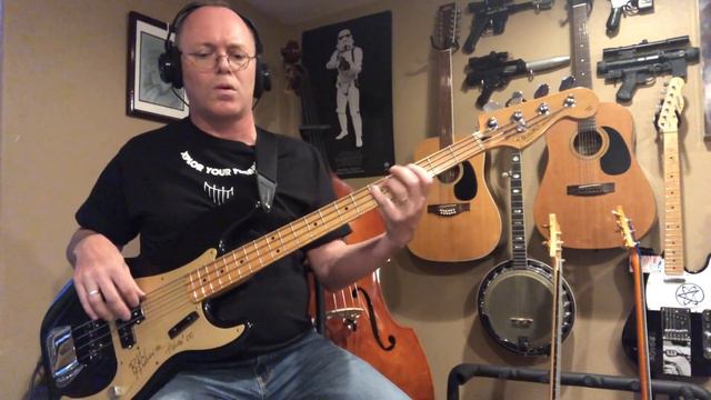 Stealers Wheel / Tony Williams : "Stuck in the Middle With You" - bass cover смотреть онлайн