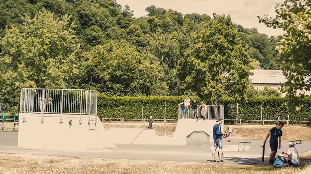 Une journée à Charleville Mézières смотреть онлайн