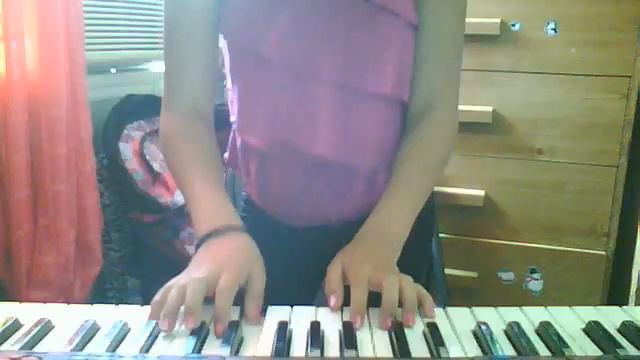 Priscilla Macedo playingg first 6 chords (sneek peek) rolling in the deep by adele (begginer) смотреть онлайн