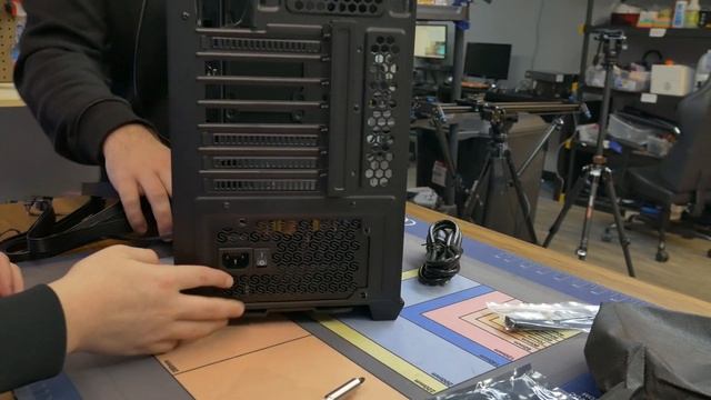 Teaching a 13 Year Old How To Build A Gaming PC смотреть онлайн