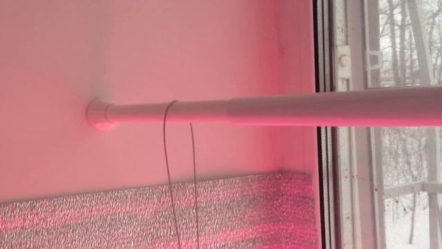Как повесить фитолампу и не испортить подоконник.  ЛАЙФХАК